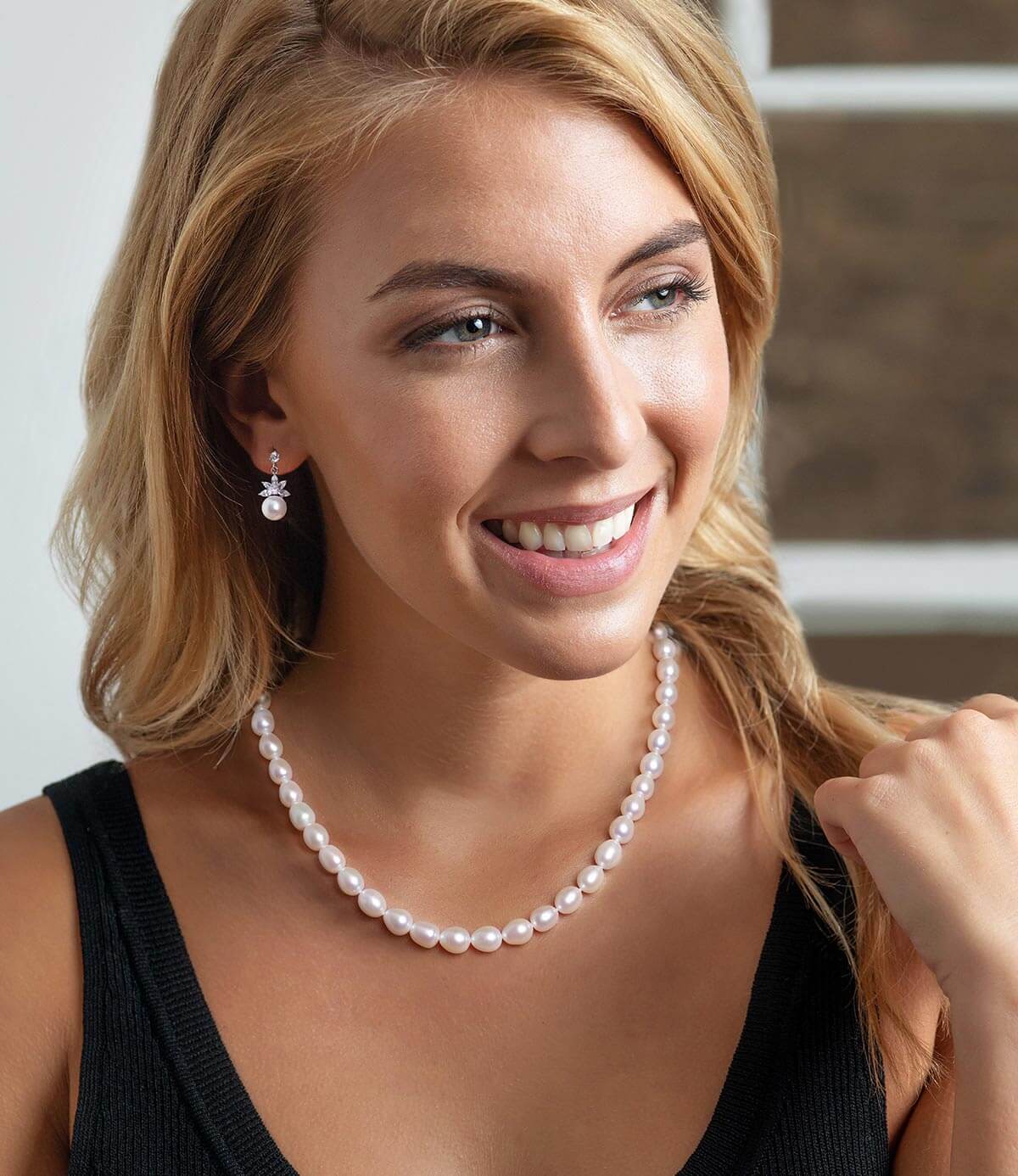 Elegant pearl necklace sale