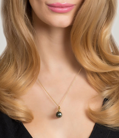 Tahitian Pearl Necklace in 18k Yellow Gold